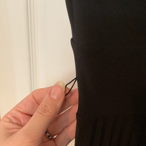 Alfani black knit cap sleeves, v neck, fit & flare pleated skirt empire waist, M - Picture 8 of 10